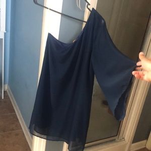 One shoulder/sleeve dress